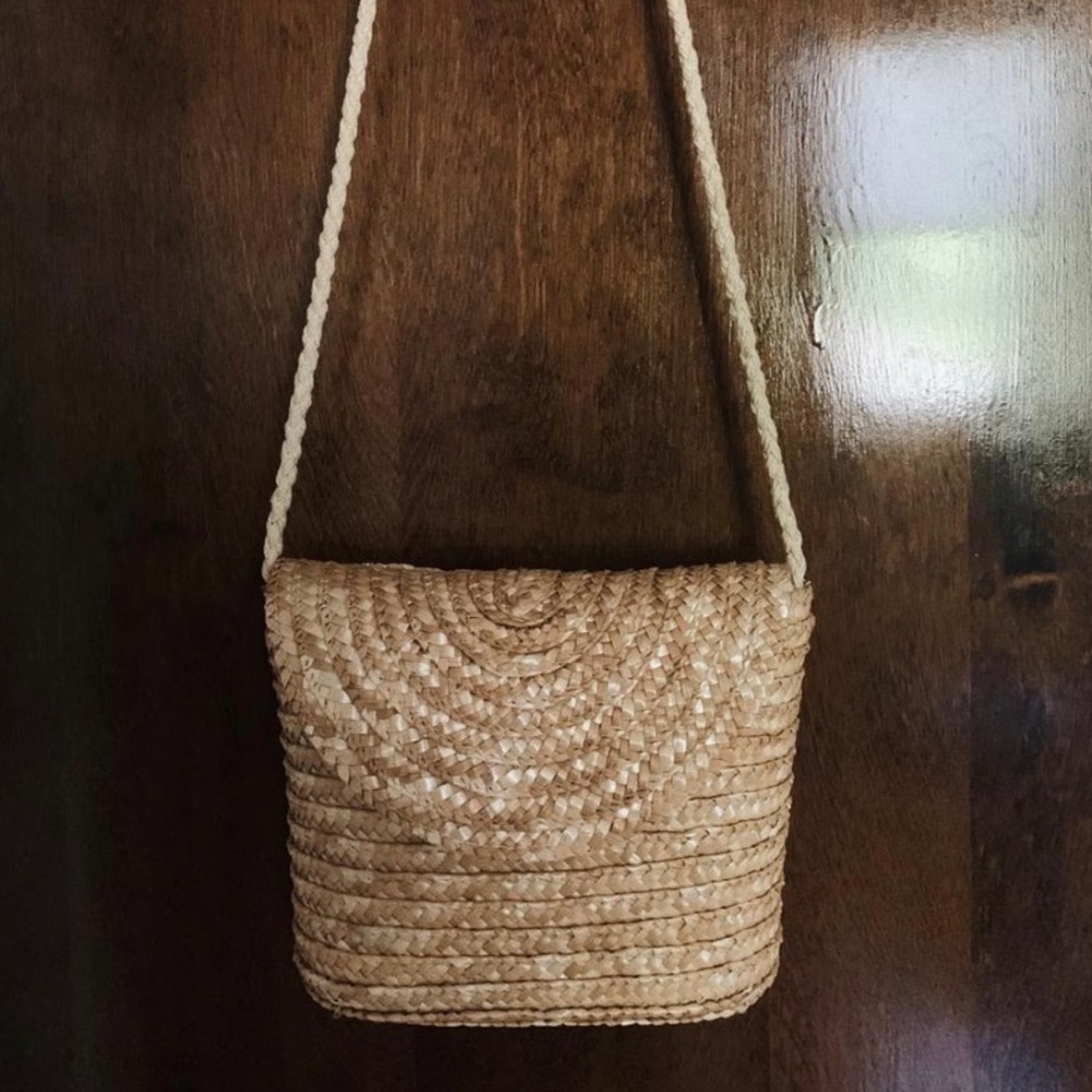h&m woven shoulder bag
